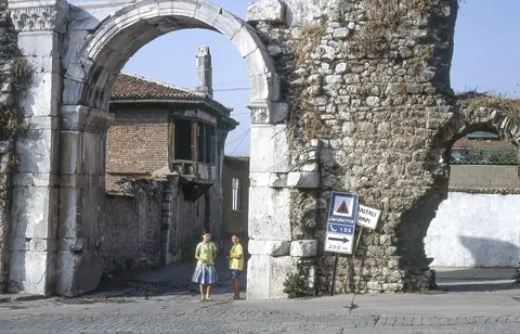 Baltalı Kapı